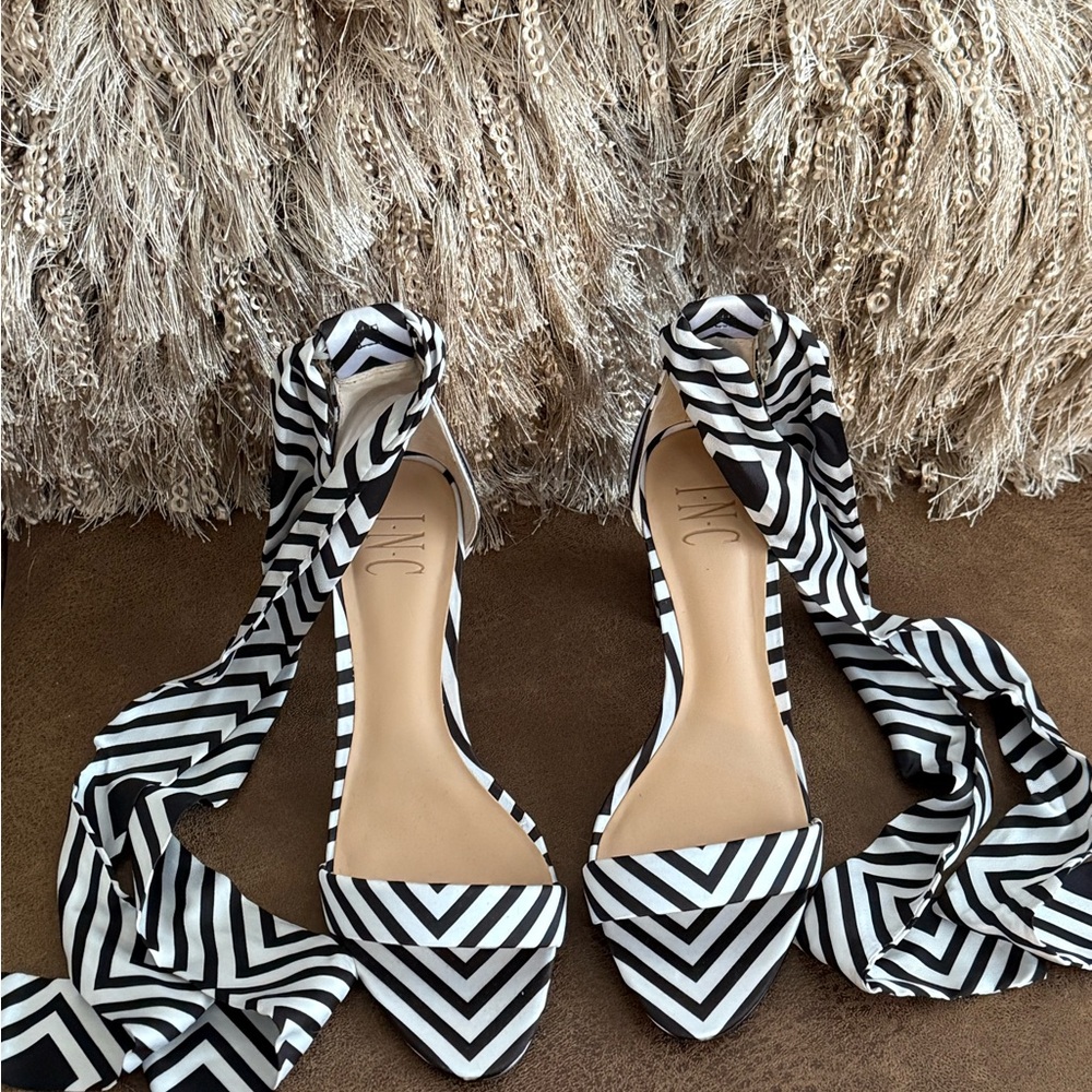 Chic Black and White Women's Shoes